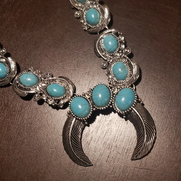 Nwot boutique turquoise vintage look squash blossom necklace - Picture 8 of 9